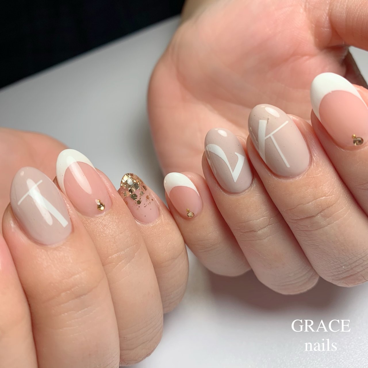 オールシーズン オフィス ハンド シンプル フレンチ Grace Nails のネイルデザイン No ネイルブック