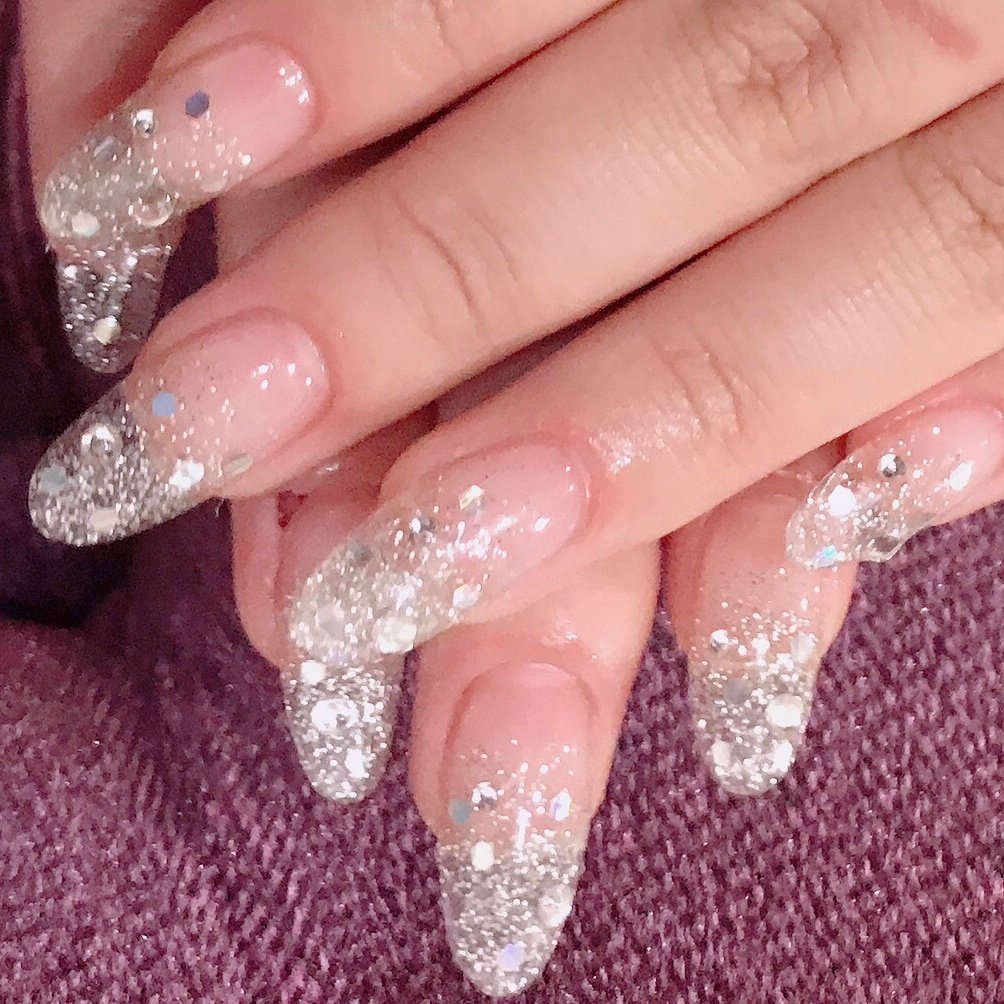 オールシーズン ハンド シンプル グラデーション ラメ Nail Tiaraのネイルデザイン No ネイルブック