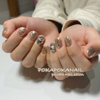 薬指はパーツ盛りのネイルデザイン ネイルブック