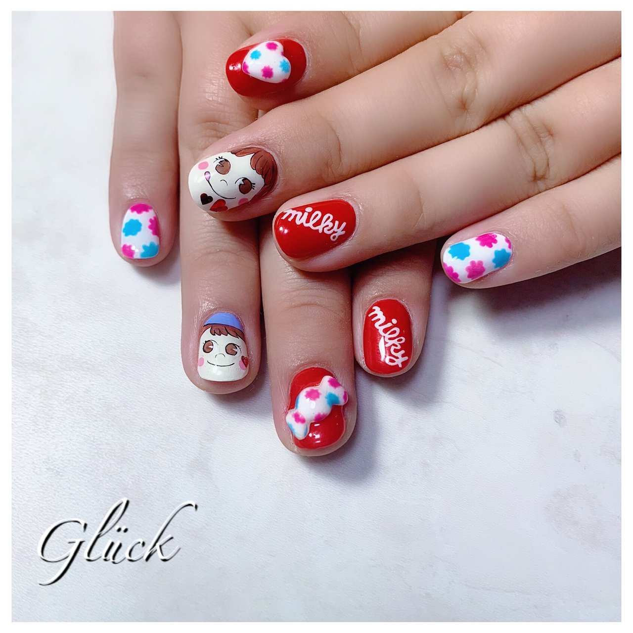 オールシーズン バレンタイン ハンド 痛ネイル キャラクター Gluck グリュック のネイルデザイン No ネイルブック