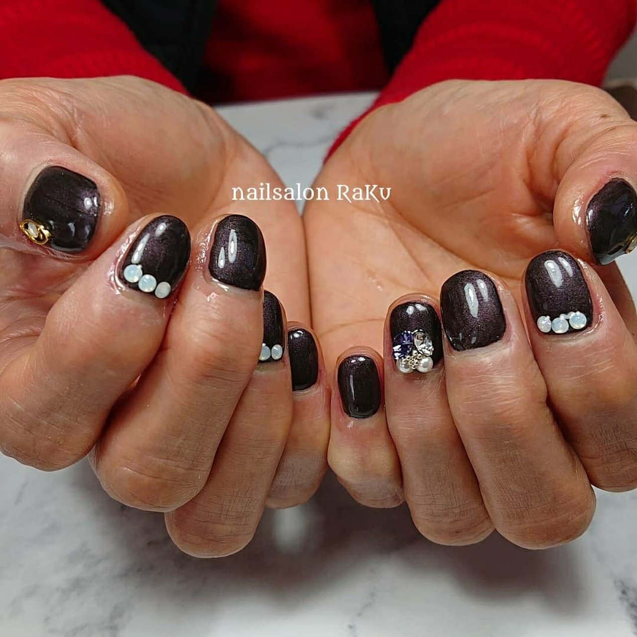 オールシーズン ハンド シンプル ワンカラー ビジュー Nailsalon Raku ネイルサロン ラク 西国分寺のネイル デザイン No ネイルブック