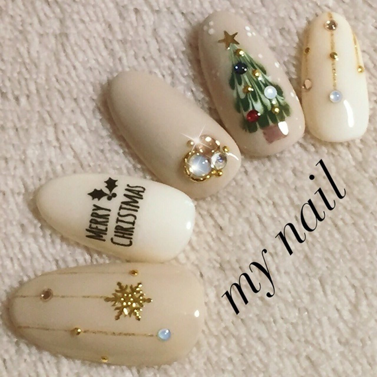 冬/クリスマス/ハンド/ビジュー/ピーコック - my_nailのネイルデザイン