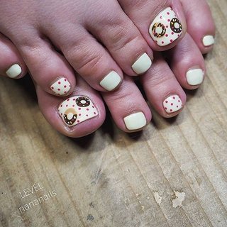 スイーツ イエロー ペディキュアのネイルデザイン ネイルブック