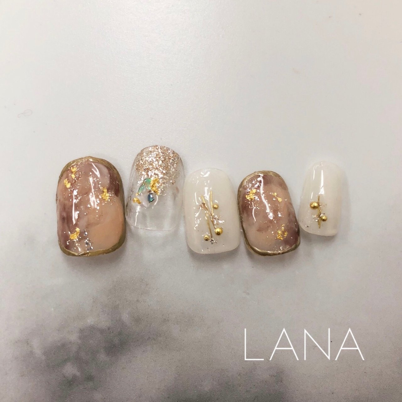 ベージュ ブラウン ゴールド ネイルチップ Lana Nailのネイルデザイン No ネイルブック