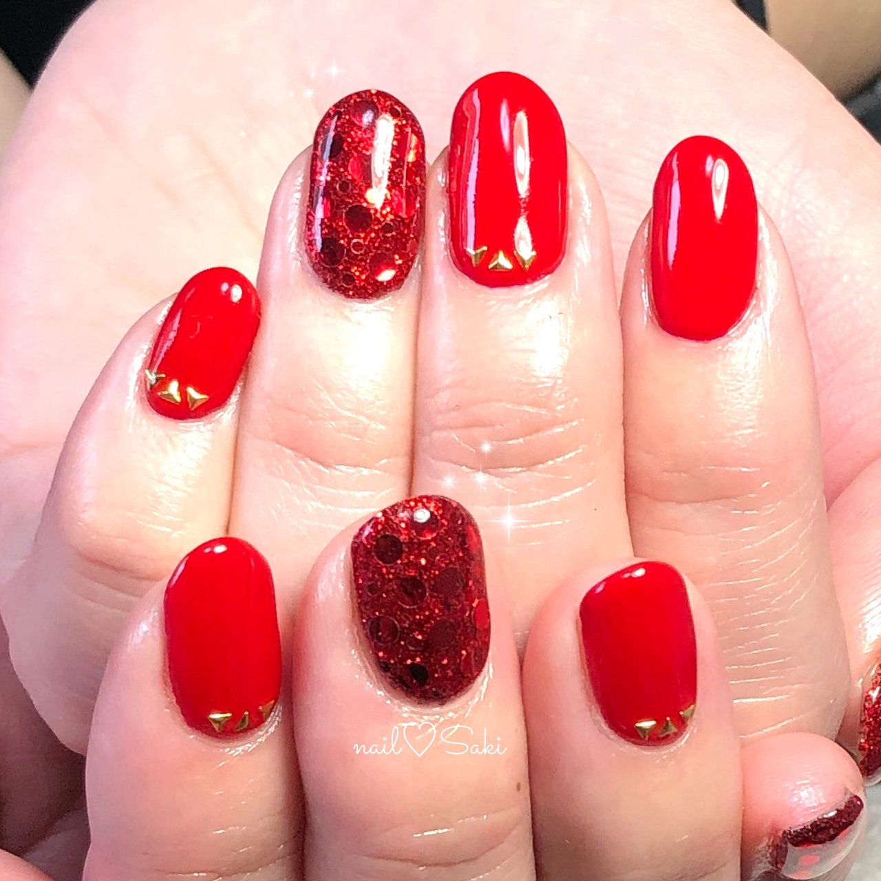 オールシーズン ハンド シンプル ホログラム ラメ Nail Sakiのネイルデザイン No ネイルブック