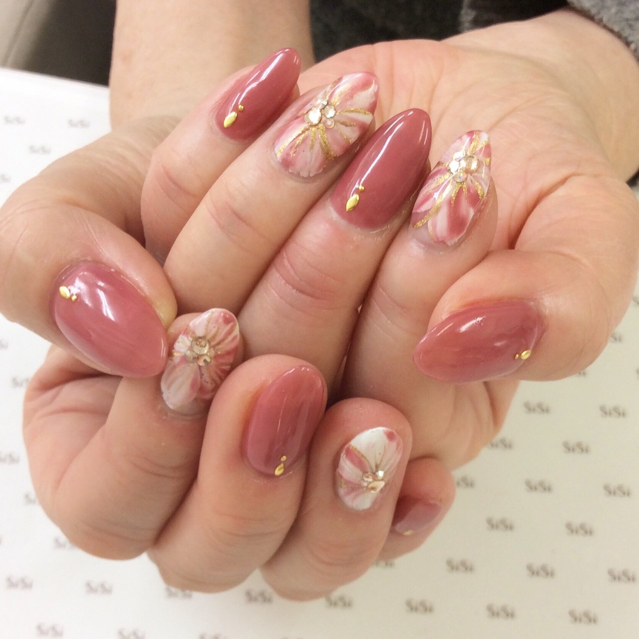 春 オールシーズン パーティー ハンド ワンカラー Nailsalon Sisi ネイルサロンシシ 東銀座のネイルデザイン No ネイルブック