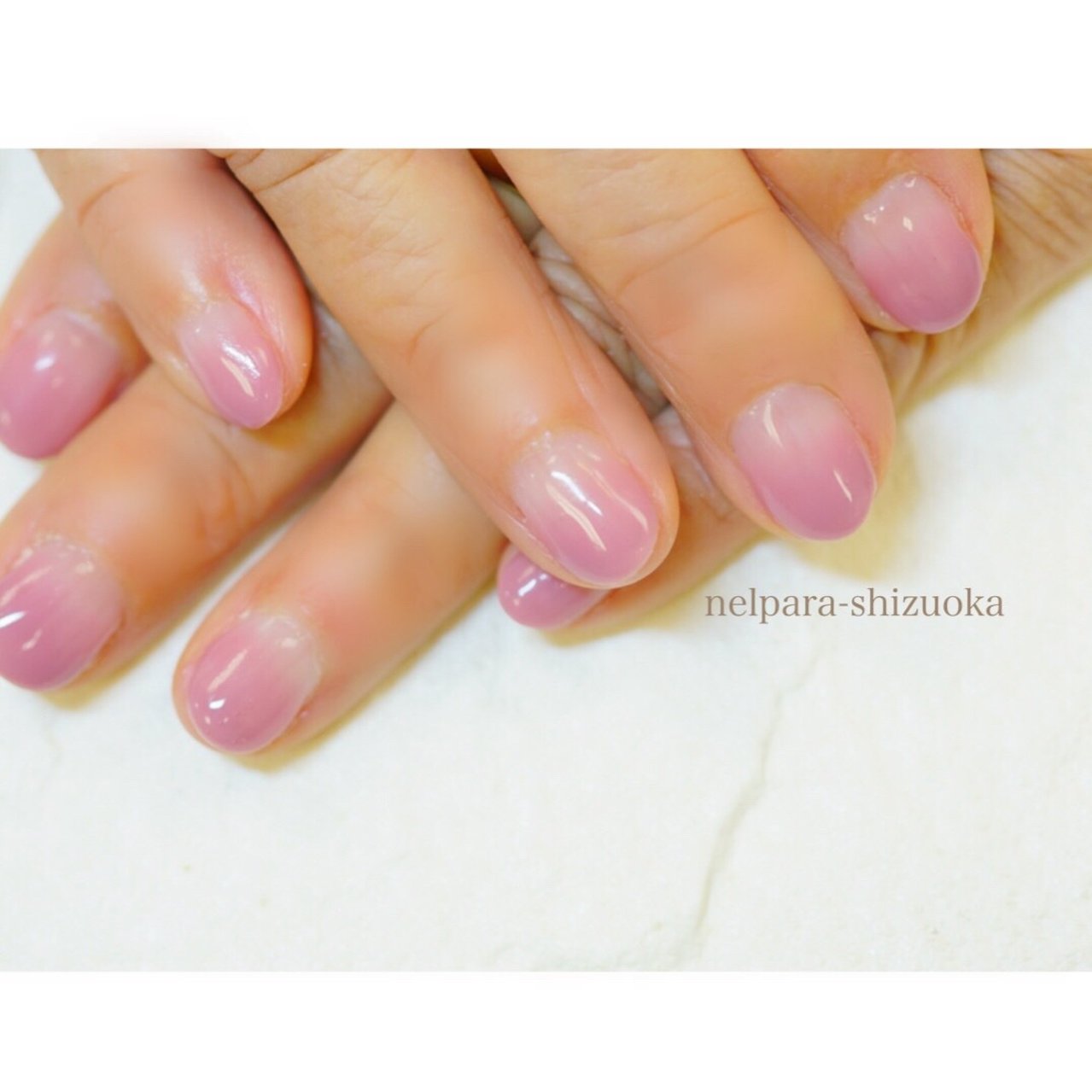 オールシーズン ハンド グラデーション ミディアム ピンク ネルパラ静岡イトーヨーカドー店のネイルデザイン No ネイルブック