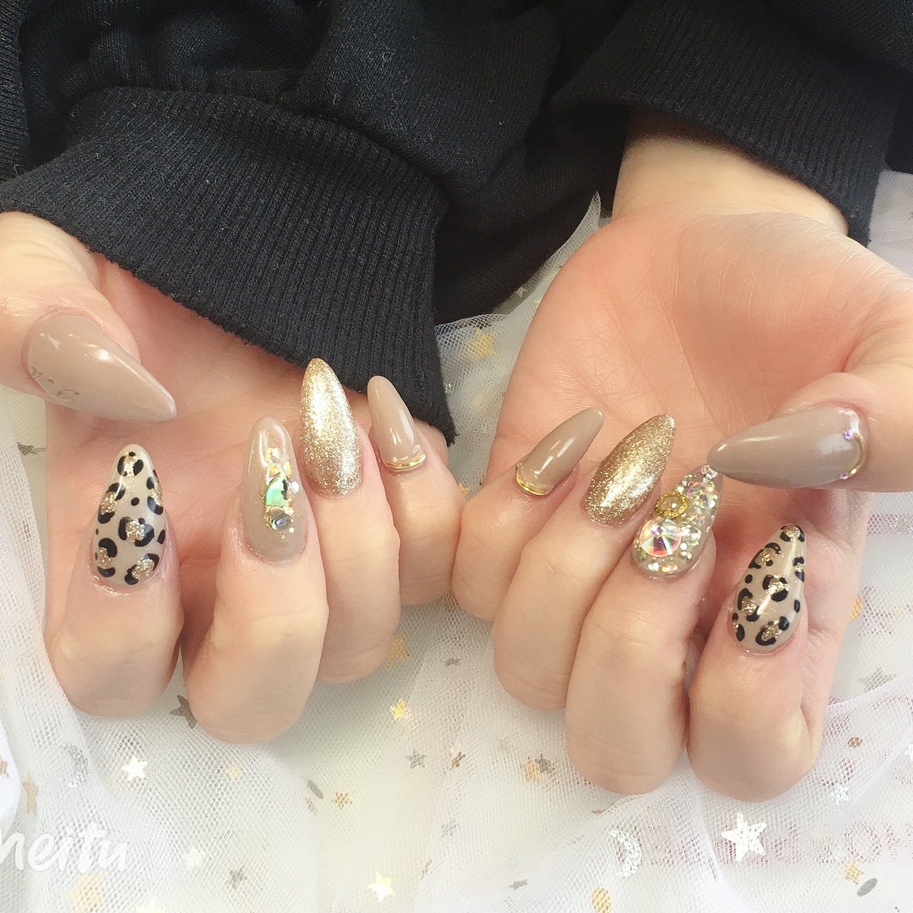 ミディアム ブラウン グレージュ ゴールド スカルプチュア パンダ Nail 川崎のネイルデザイン No ネイルブック