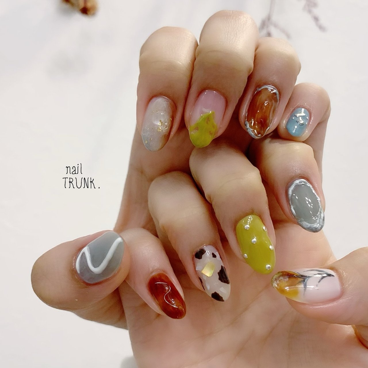 オールシーズン ハンド フラワー ニュアンス べっ甲 Nail Trunkのネイルデザイン No ネイルブック