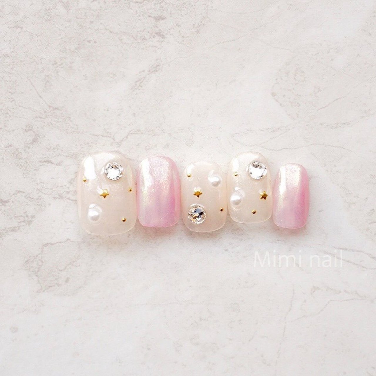 オールシーズン オフィス ハンド シンプル ビジュー パラジェル登録サロン Mimi Nailのネイルデザイン No ネイルブック