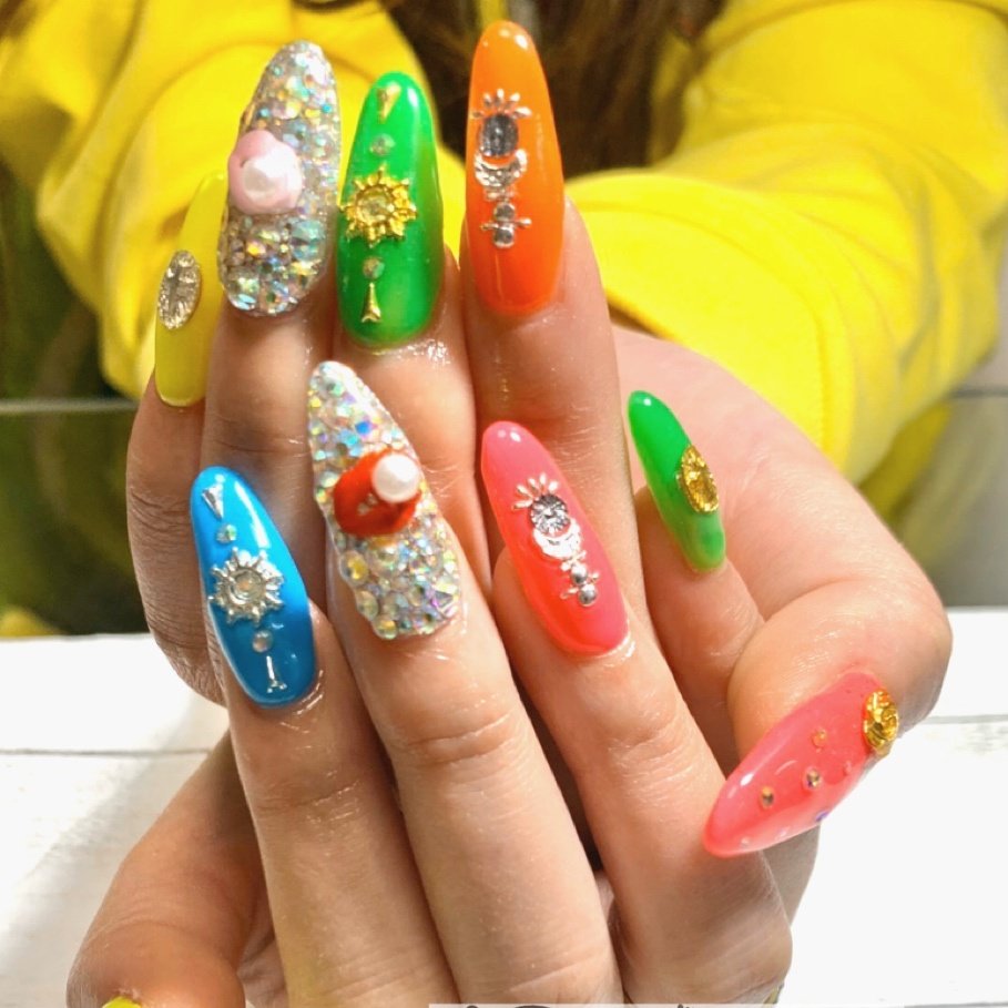 夏 オールシーズン 海 ハンド ネオンカラー Nailのネイルデザイン No ネイルブック