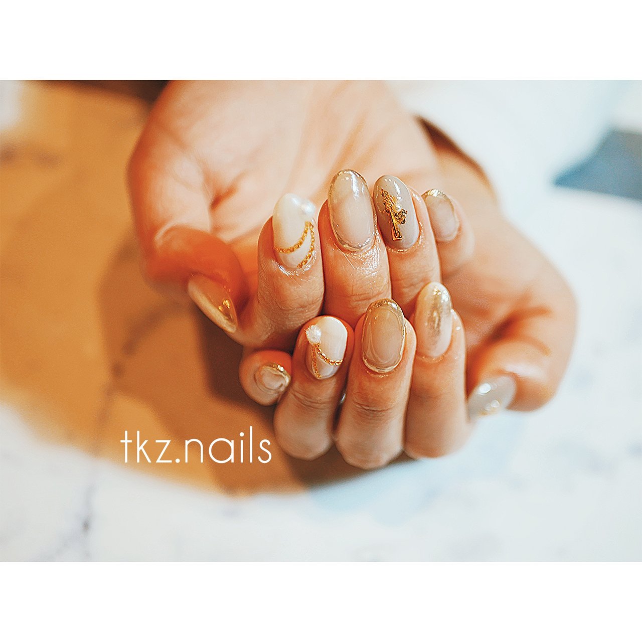 冬 オールシーズン ライブ ハンド ニュアンス Tkz Nailsのネイルデザイン No ネイルブック