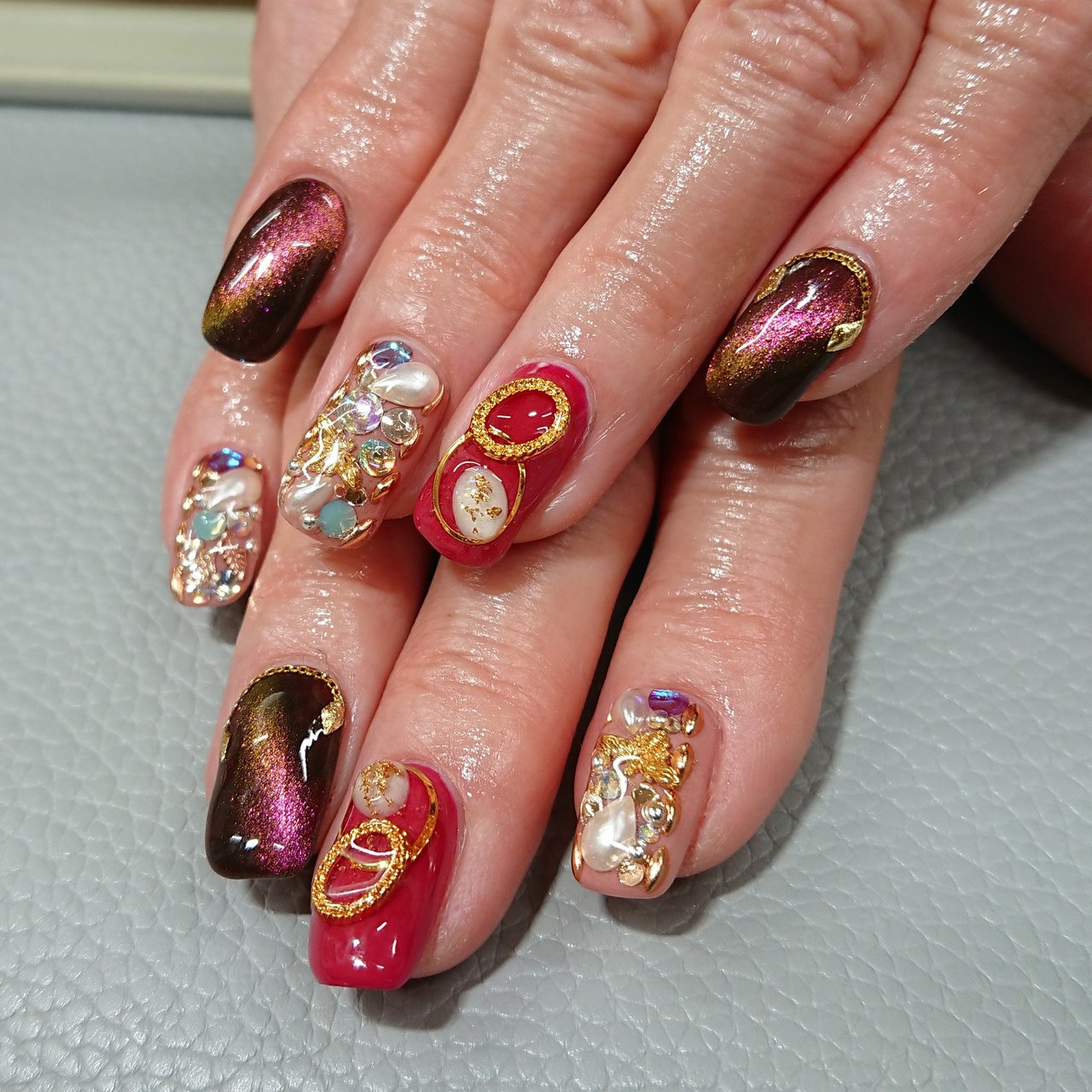 秋 冬 ハンド ビジュー ワンカラー Sksalonのネイルデザイン No ネイルブック