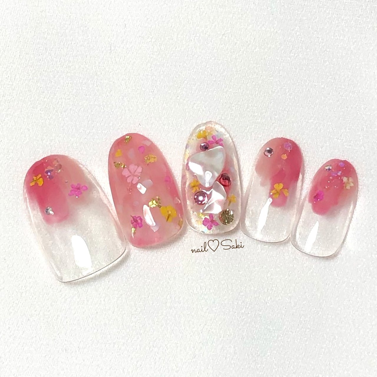 春 夏 シェル シースルー 押し花 Nail Sakiのネイルデザイン No ネイルブック