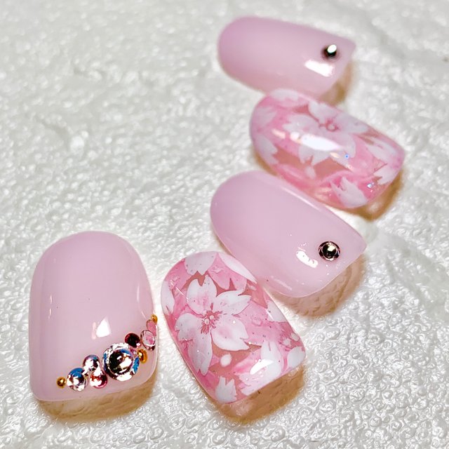 春は可憐な桜ネイルを指先に🌸*:゚|2020 春は可憐な桜ネイルを指先に🌸*:゚|2020