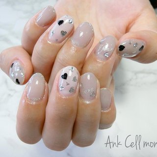 お客様nail♡ .
#シアーグレーネイル
#ハートホロネイル .
mona
.
.
━━━━━━━━━━━━━━━━━━━━
マツエク&ネイル共通
ご予約はこちら↓

LINE ID @vnd4371h
DMでも受け付けております💌

住所　福井市大町10-2-2 
ショッピングシティベル近く🔔 .
TEL 0776-63-6268 ━━━━━━━━━━━━━━━━━━━━
.
#AnkCellmonail#アンクセルモナイル
#monail#もないる#monail_yurika
#福井ネイル#福井ネイルサロン
#ケア#ジェル#スカルプ#フットジェル
#ネイル#アートし放題#深爪矯正
#パーフェクトフィルイン福井
#ベース一層残し福井#フィルイン福井
#maogel#maogel導入サロン#maogel導入サロン福井 #ハンド #ブラック #モノトーン #ジェルネイル #お客様 #MONNAL& / yurika 前田百合香 #ネイルブック
