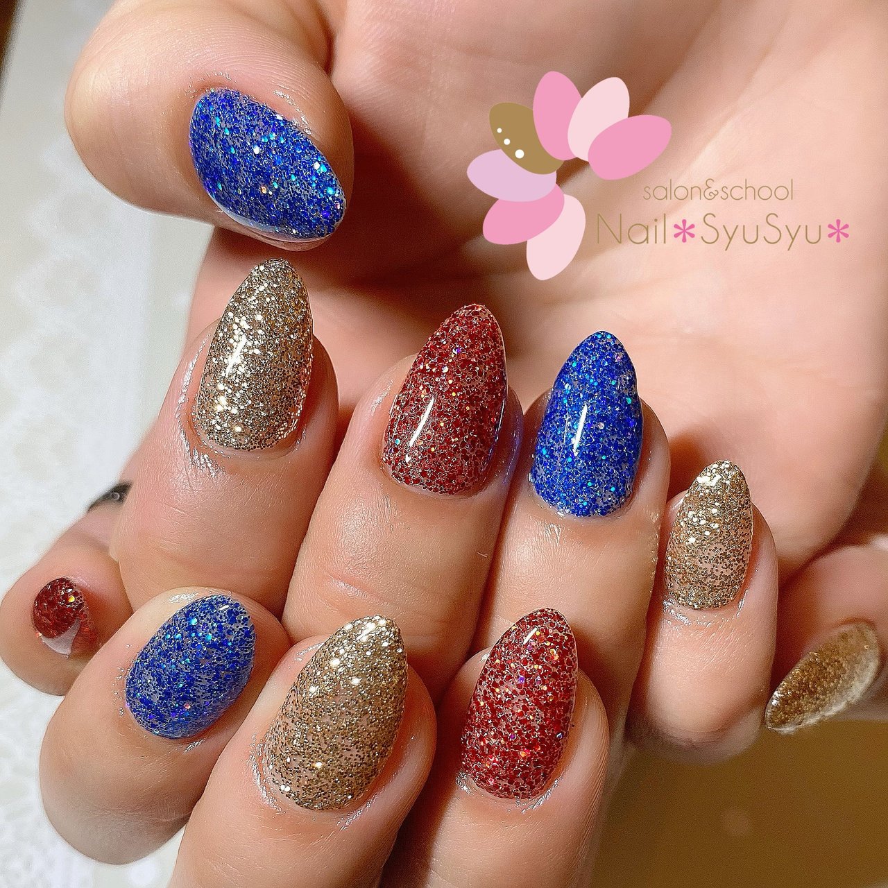 オールシーズン ハンド ラメ レッド ブルー Nail Syusyu ネイルシュシュのネイルデザイン No ネイルブック