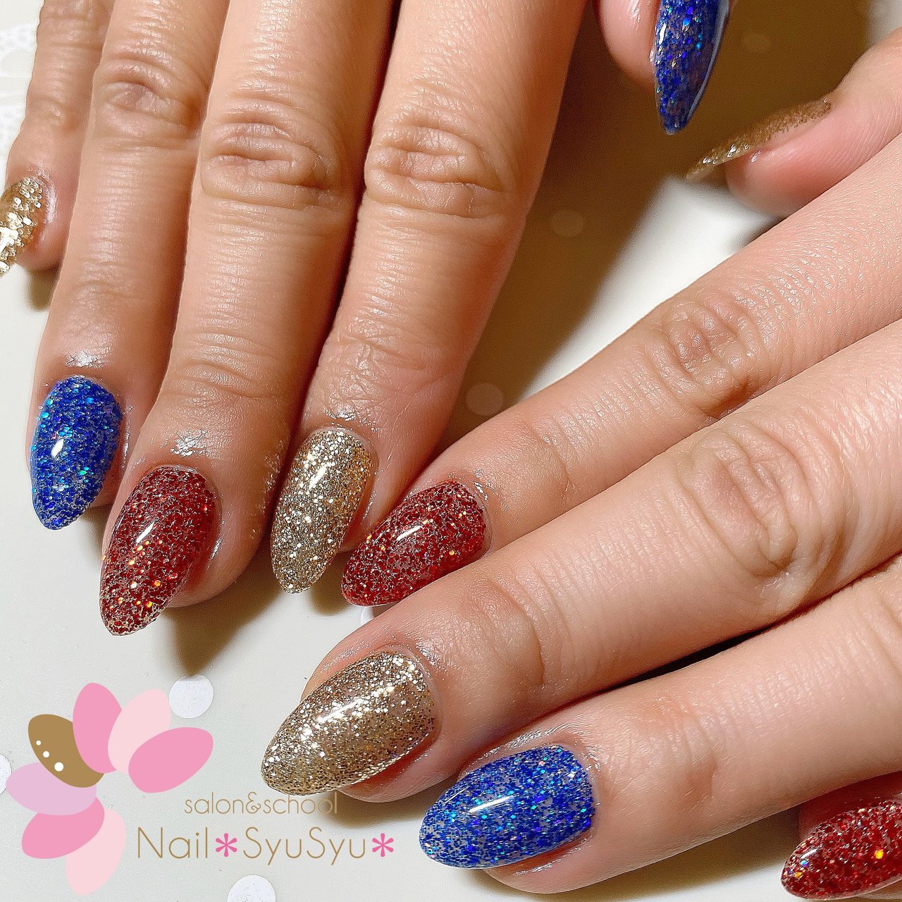 オールシーズン ハンド ラメ レッド ブルー Nail Syusyu ネイルシュシュのネイルデザイン No ネイルブック