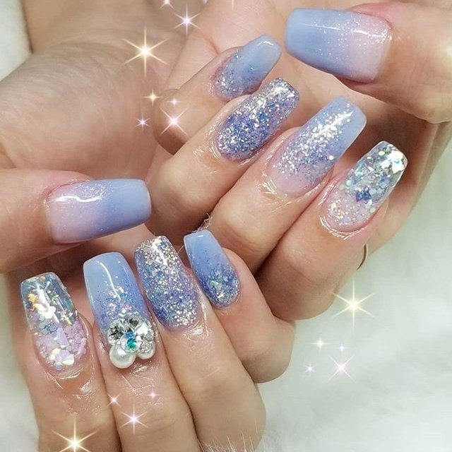 オールシーズン グラデーション ラメ 水色 ブルー Whitecat Nailのネイルデザイン No ネイルブック