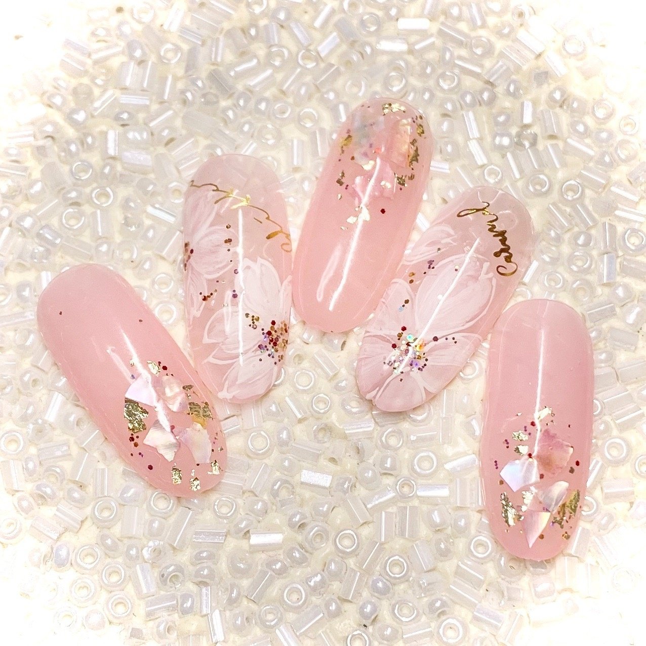 春 ハンド フラワー ホワイト ピンク Nail Salon Lamer ラメール のネイルデザイン No ネイルブック