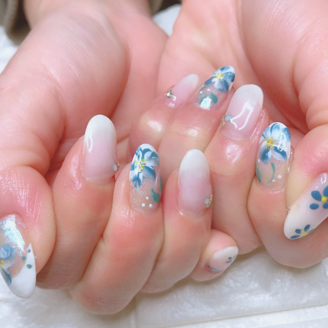 春 ハンド フレンチ グラデーション ミラー Nailsalon Sireneのネイルデザイン No ネイルブック