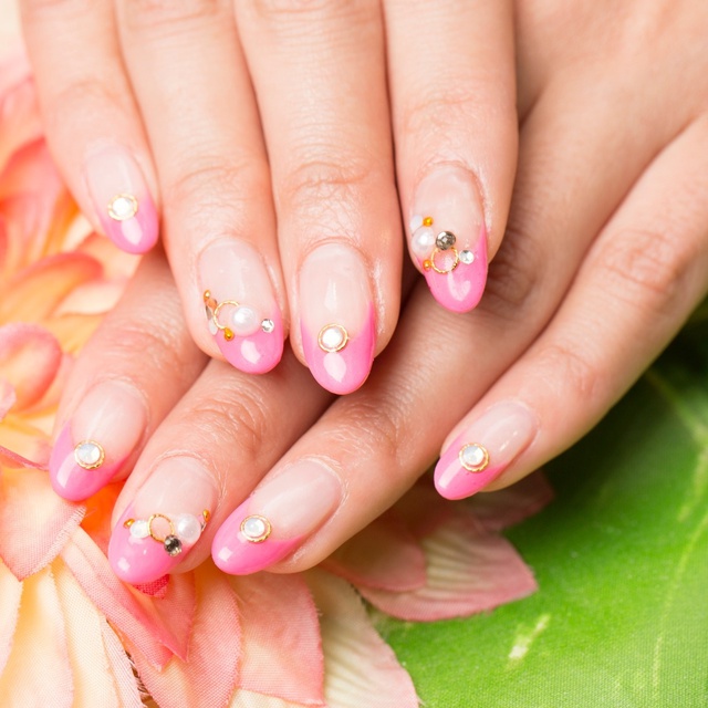 advance RON'Z【アドヴァンス ロンズ】｜三島田町のネイルサロン