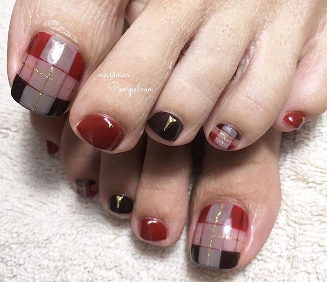 秋 冬 フット チェック ブロック Nailsalonpompelmoのネイルデザイン No ネイルブック