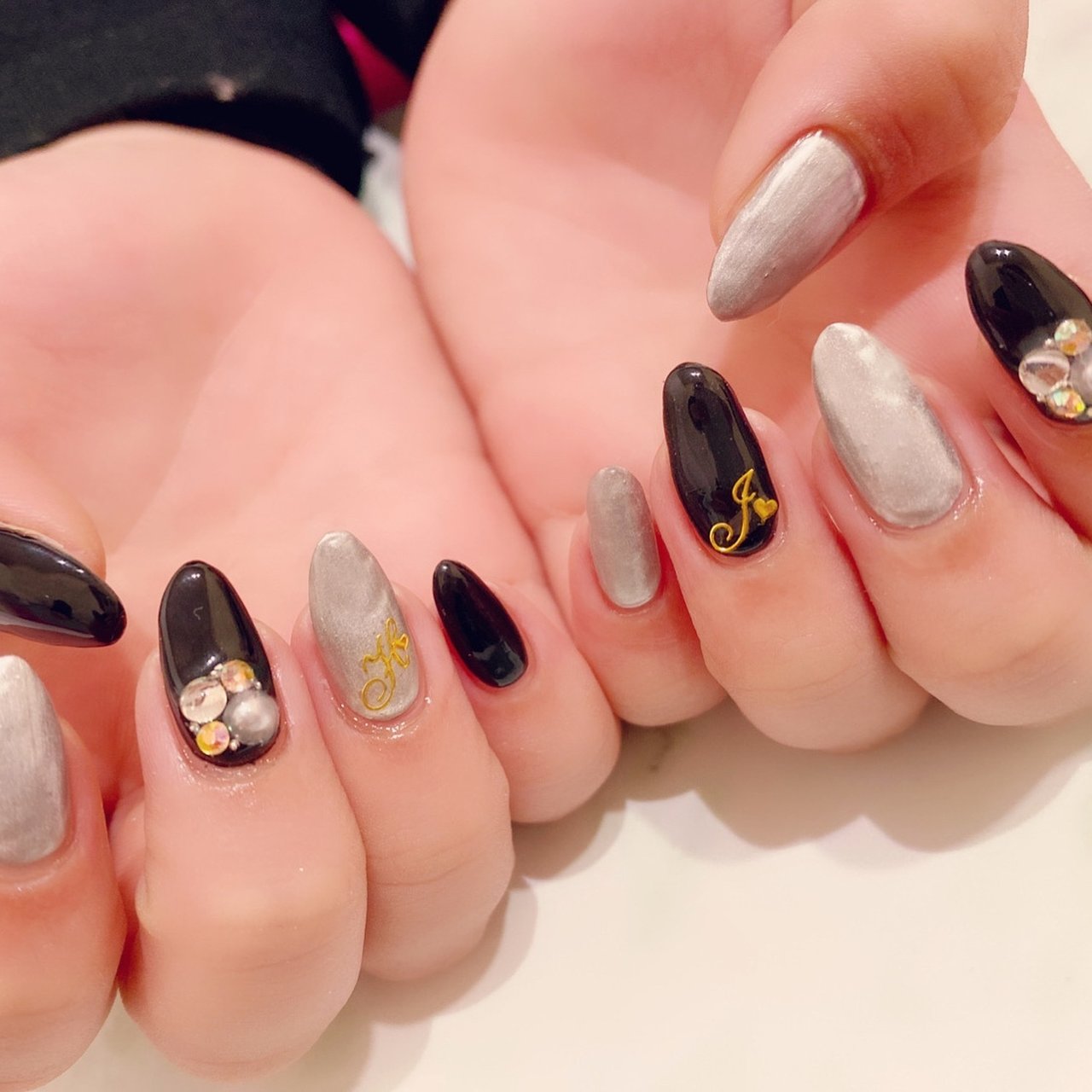 オールシーズン ハンド ワンカラー パール イニシャル Leciel Nail 豊田市ネイルサロン のネイルデザイン No ネイルブック