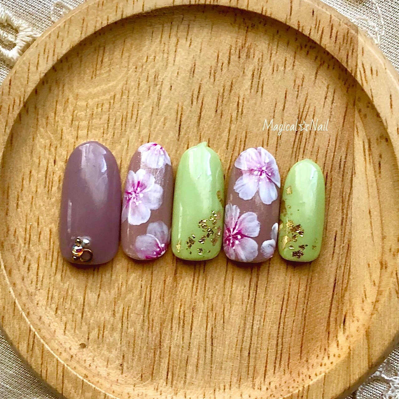 春 ベージュ ピンク グリーン ネイルチップ Magical Nailのネイルデザイン No ネイルブック