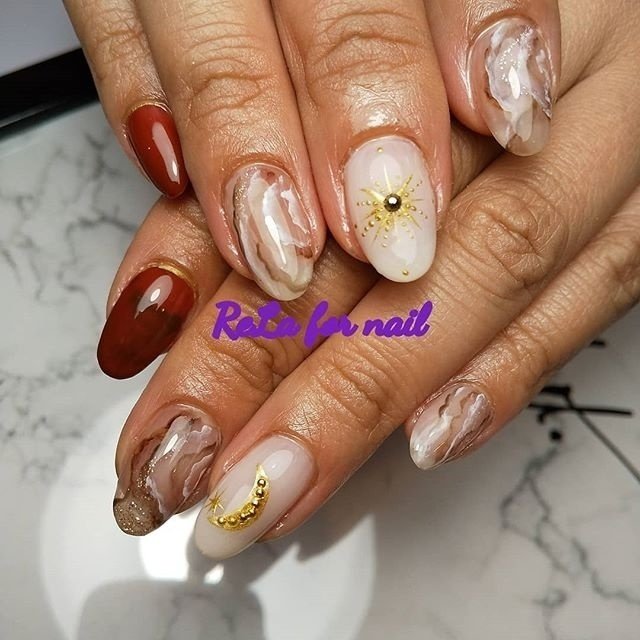 ホワイト ブラウン ゴールド Rela For Nail リラ のネイルデザイン No ネイルブック