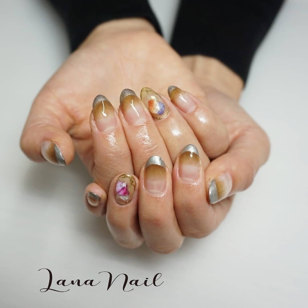 オールシーズン フレンチ ニュアンス ショート ブラウン Lana Nailの