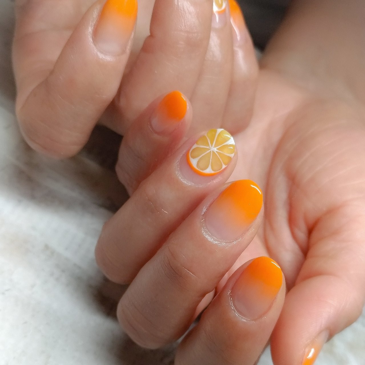 春 夏 ハンド グラデーション トロピカル Neige Nailgalerieのネイルデザイン No ネイルブック