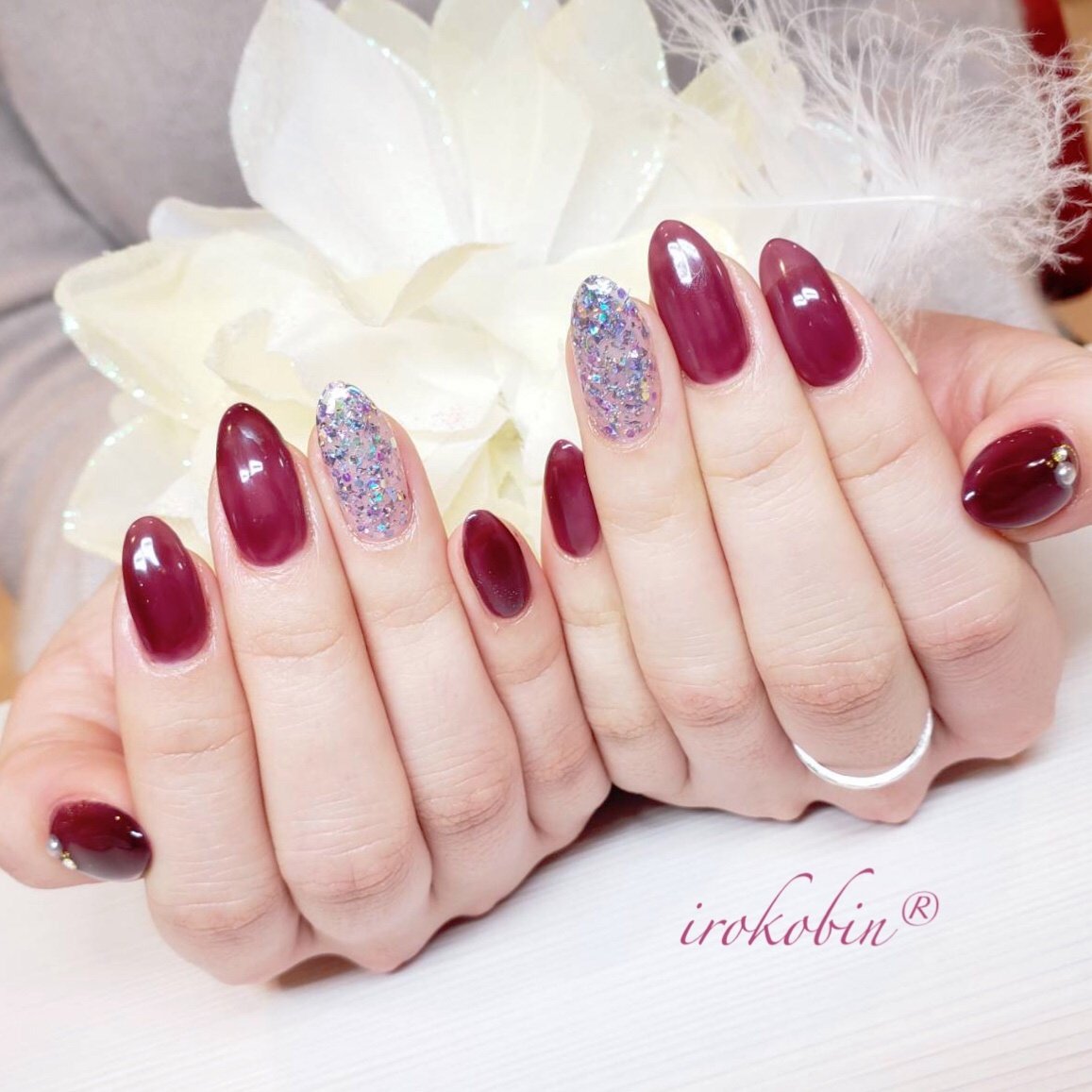 オールシーズン ハンド シンプル ホログラム ラメ Irokobinいろこびん のネイルデザイン No ネイルブック