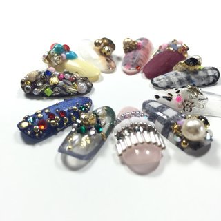 シンプルビジューコース！ 単色orグラデ
一本ビジュー #フレンチ #変形フレンチ #グラデーション #ビジュー #ホログラム #ラメ #ワンカラー #アニマル柄 #フラワー #シェル #チェック #ハート #パール #ピーコック #アンティーク #フェザー #イニシャル #エスニック #痛ネイル #くりぬき #キャラクター #シースルー #幾何学模様 #シュガー #水滴 #星 #ステンドグラス #ストライプ #3D #タイダイ #たらしこみ #チーク #チェーン #千鳥柄 #ツイード #デコ #デニム #ドット #トロピカル #ニット #ノルディック #マリン #バイカラー #スイーツ #フルーツ #ブランド柄 #ブローチ #ブロック #べっ甲 #ホイル #ボーダー #ボタニカル #マーブル #マット #木目調 #キルティング #リボン #レース #レザー #ロック #ギャラクシー #和柄 #カモフラージュ #アイシング #アーガイル #国旗 #ロング #ホワイト #クリア #ベージュ #ピンク #レッド #オレンジ #イエロー #グリーン #ブルー #パープル #ブラウン #グレージュ #グレー #ブラック #ゴールド #シルバー #メタリック #モノトーン #パステル #アースカラー #スモーキー #カラフル #ネオンカラー #ビビッド #ネイルシール #saloniS... #ネイルブック
