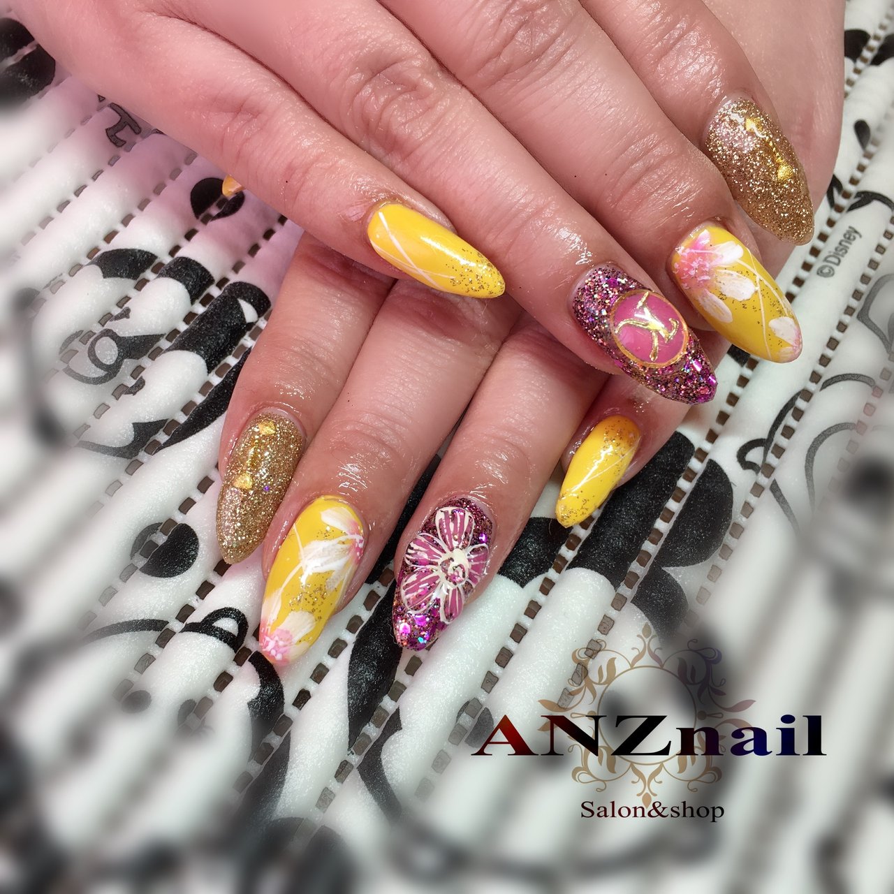 春 夏 ハンド フラワー イニシャル Anznail 旭川市ネイルサロン ネイリストあんず のネイルデザイン No ネイルブック