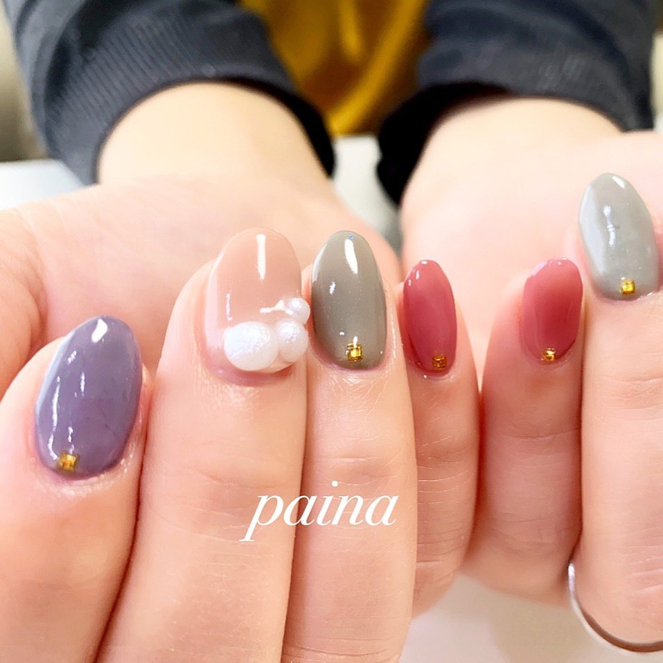ワンカラー ビジュー パール 越谷市 ネイルパイナ Nailpainaのネイルデザイン No ネイルブック