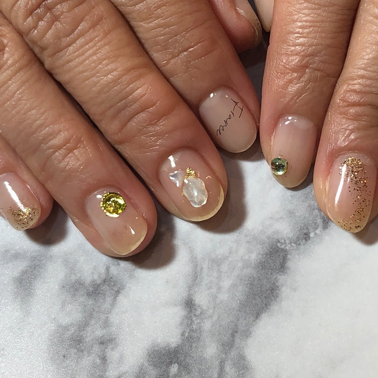 オールシーズン ハンド シンプル ラメ シェル United Peace 大手町のネイルデザイン No ネイルブック