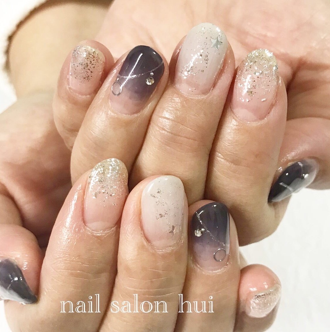 ハンド グラデーション ラメ ネイビー シルバー Nailsalon Huiのネイルデザイン No ネイルブック