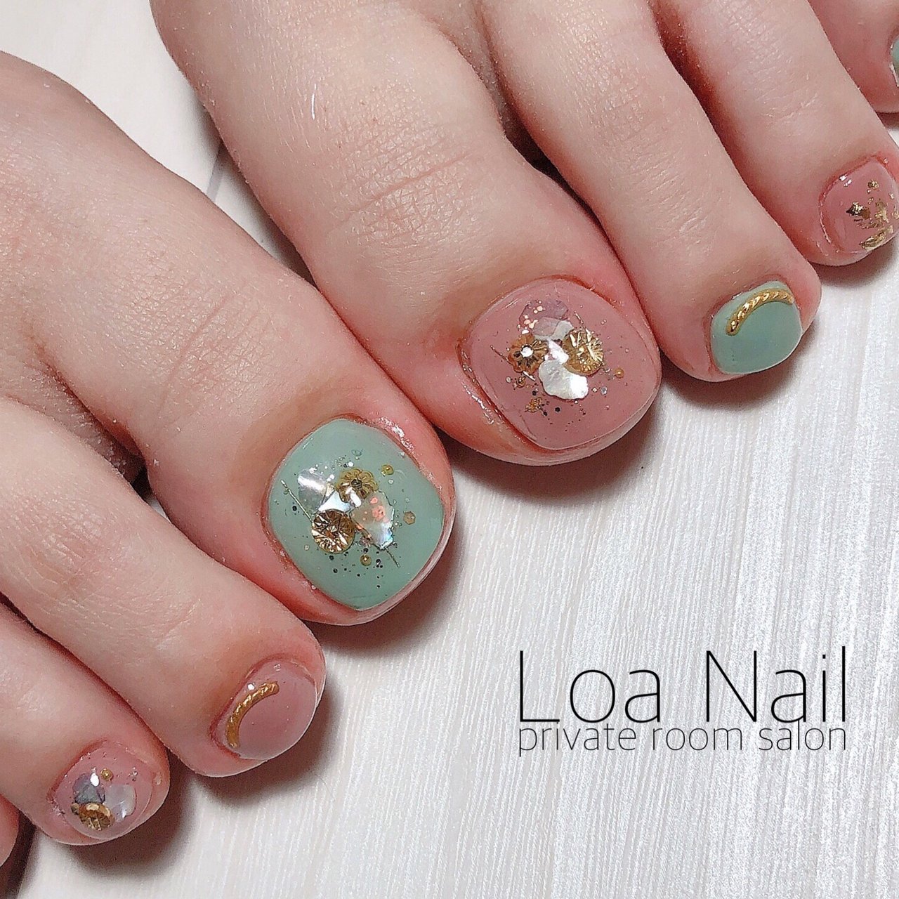 春 シンプル シェル ピンク グリーン Loa Nailのネイルデザイン No ネイルブック