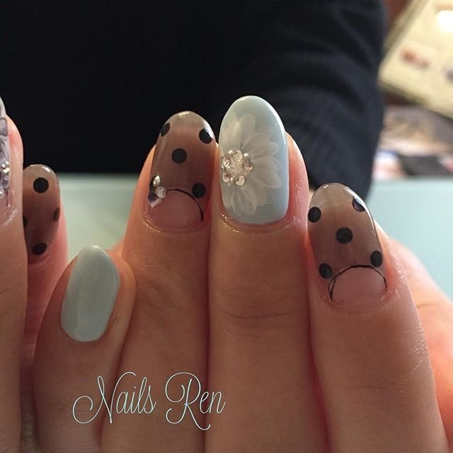 春 夏 フラワー ドット 水色 Renのネイルデザイン No ネイルブック