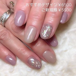 お客様ネイル🎀.*･ﾟ menu：おすすめデザイン6500(6500円・税抜)
ご新規様￥5500(税抜)
.
#上越 #上越ネイル #アコーレ #アコーレ上越 #シンプルネイル #オフィスネイル #ナチュラルネイル #ショートネイル #ブライダルネイル #巻き爪ケア #BSブレイス #ネイルケア #甘皮ケア #ハンドネイル #フットネイル
.
✼••┈┈••✼••┈┈••✼••┈┈••✼••┈┈••✼
ネイルズアジュール各店では新卒・中途採用のネイリストを募集中です。事前研修もあるのでサロン勤務経験のない方や、ブランクのある方も安心して働けます。産前・産後休暇や、育児短時間勤務制度もあり、女性にとって働きやすい環境を整えています。原則残業なし、NSGグループなので充実した福利厚生も自慢です。
詳しくは「ネイルズアジュール　求人」で検索♪ .
#ネイルサロン #ネイル #新潟市ネイルサロン #新潟市ネイル #nail #上越ネイル #上越ネイリスト #上越市ネイルサロン #新潟ネイリスト #ネイリスト #ネイリスト求人 #ネイリスト募集 #ネイルサロン求人 #中途採用 #ネイルスタッフ募集
✼••┈┈••✼••┈┈••✼••┈┈••✼••┈┈••✼ #春 #卒業式 #入学式 #梅雨 #ハンド #シンプル #ホログラム #ラメ #ワンカラー #シェル #ショート #パープル #グレージュ #スモーキー #ジェルネイル #お客様 #nailsAzurj #ネイルブック