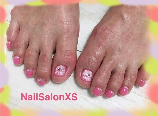 春 フット ワンカラー フラワー ホワイト Nailsalonxsのネイルデザイン No ネイルブック