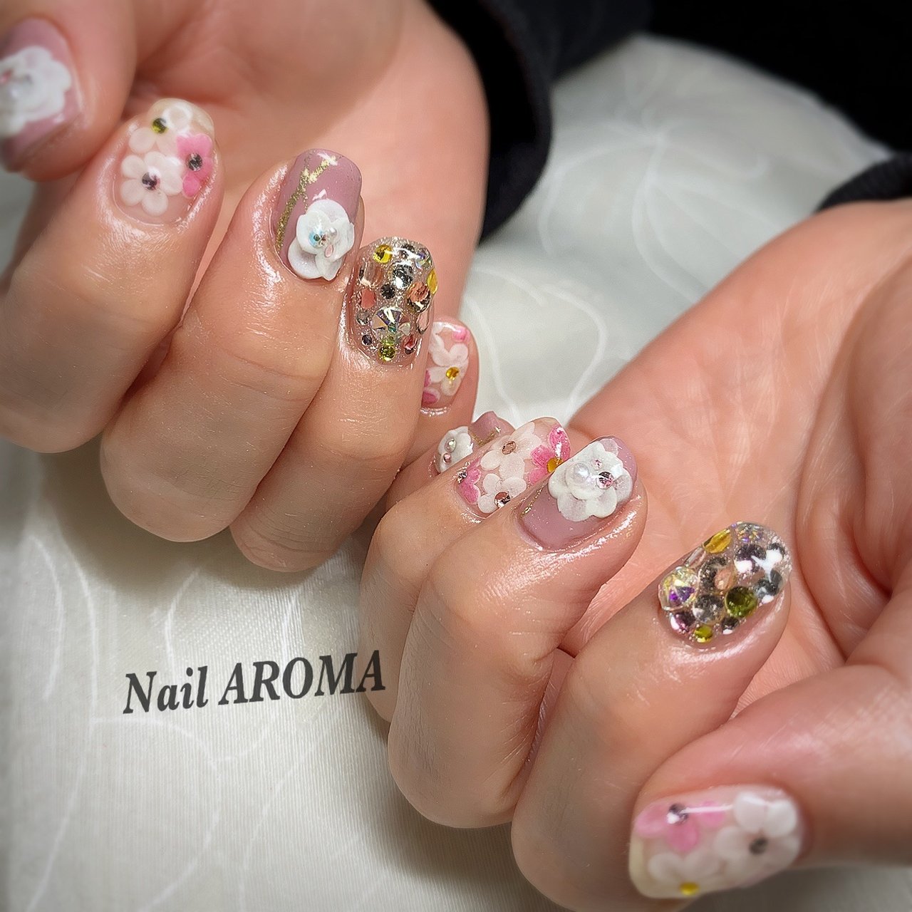 春 パーティー ハンド ビジュー フラワー Aroのネイルデザイン No ネイルブック