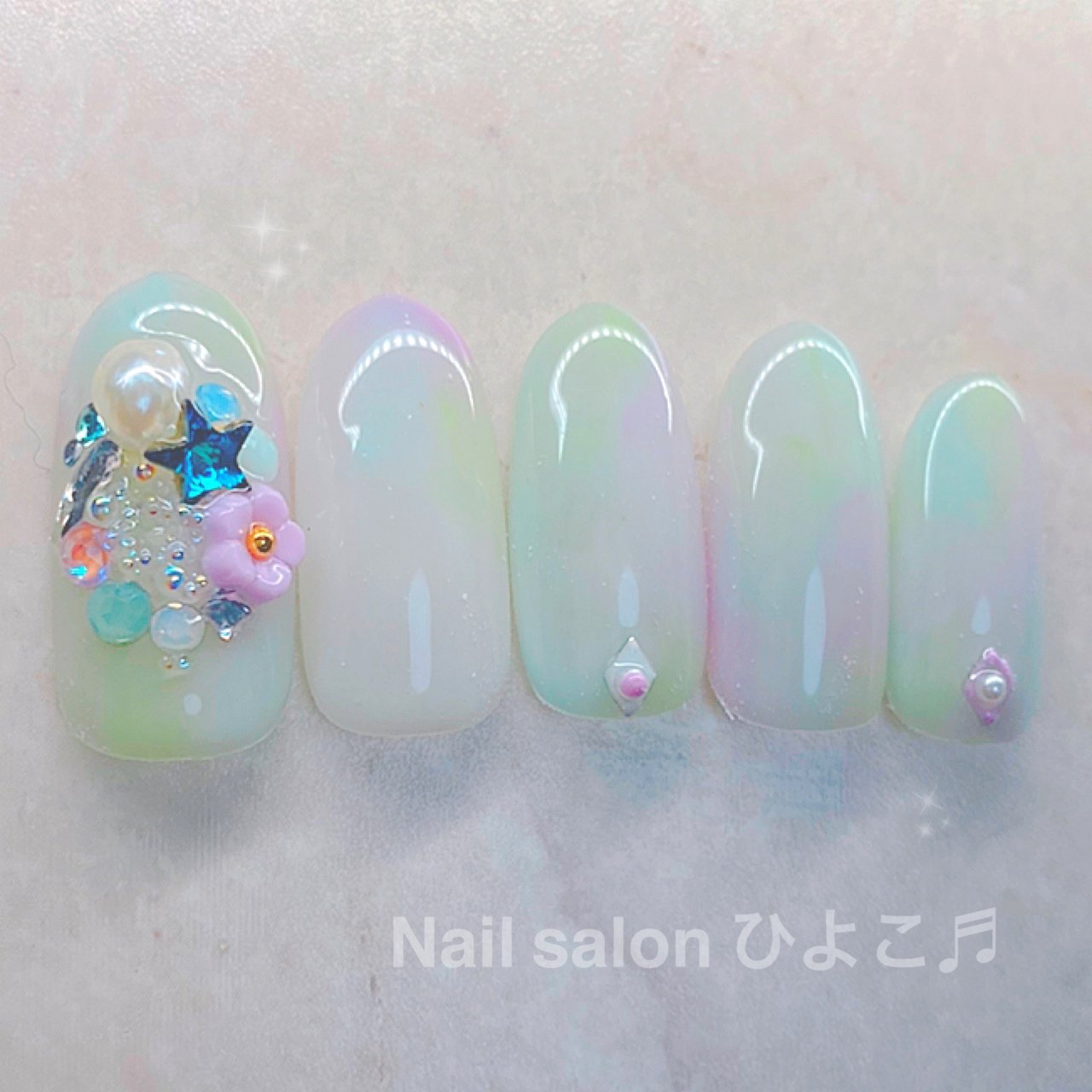 春 オールシーズン リゾート 女子会 ハンド Nail Salon ひよこ のネイルデザイン No ネイルブック