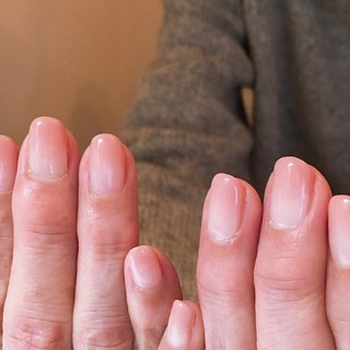 桜色のグラデーションのネイルデザイン ネイルブック