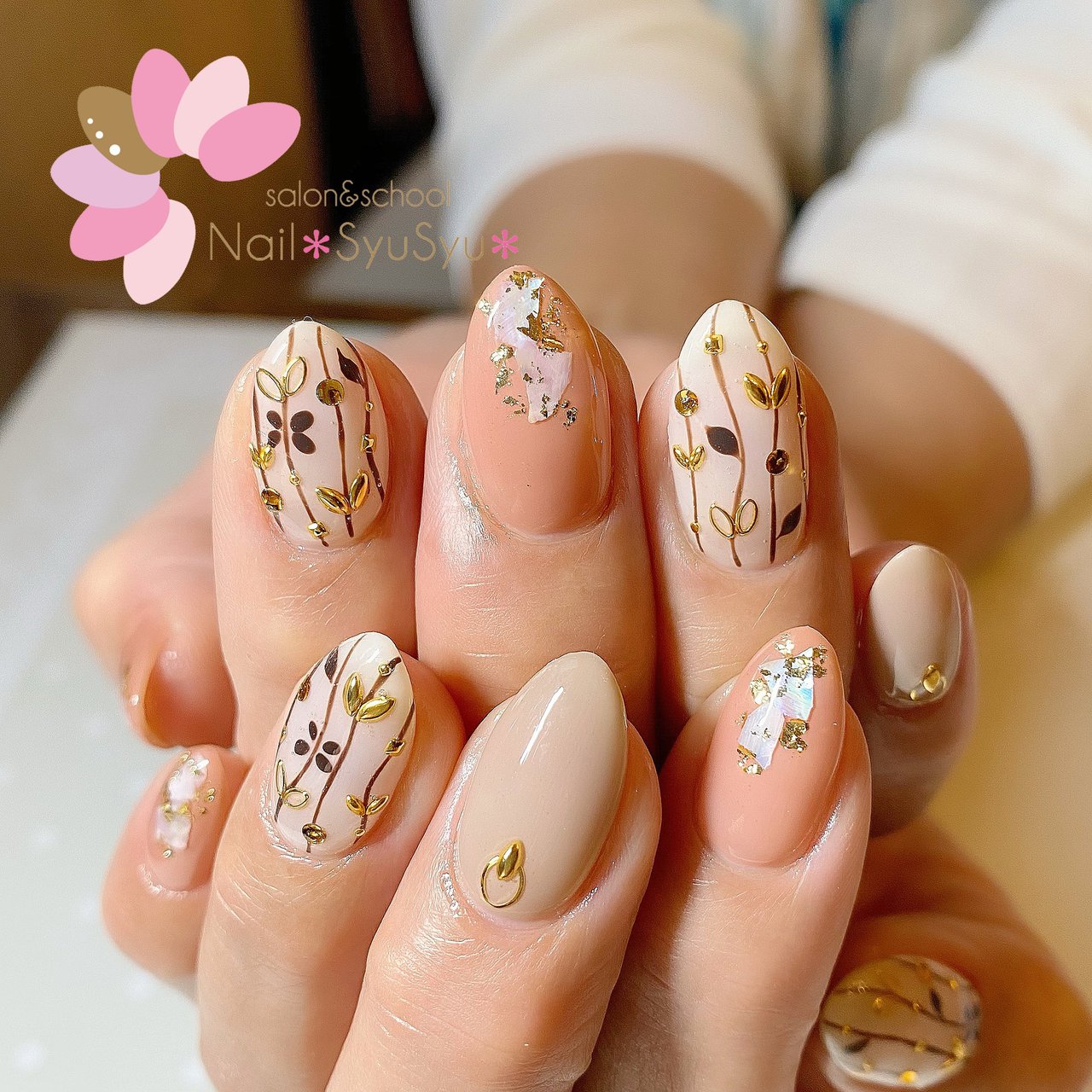 春 秋 ハンド シェル ボタニカル Nail Syusyu ネイルシュシュのネイルデザイン No ネイルブック