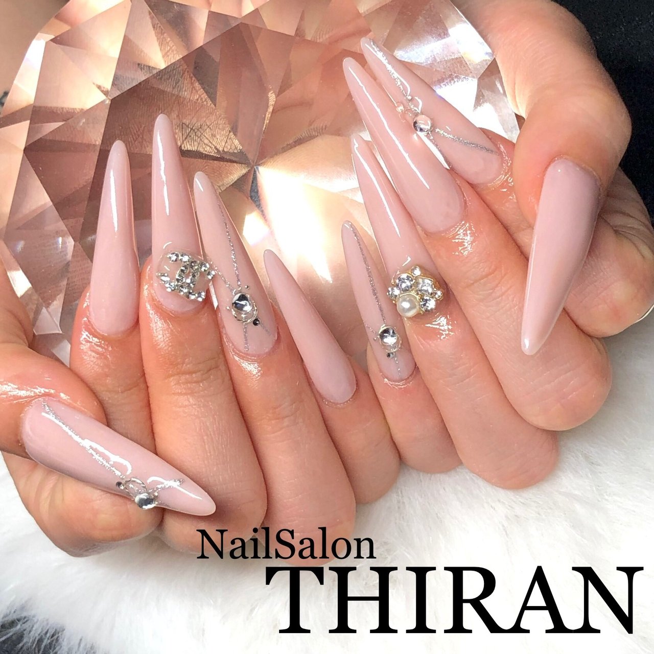 オールシーズン ハンド シンプル ラメ ビジュー Nailsalon Thiranのネイルデザイン No ネイルブック