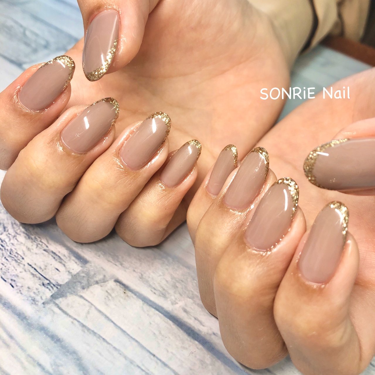 オールシーズン ハンド フレンチ ラメ ロング Sonrie Nailのネイルデザイン No ネイルブック