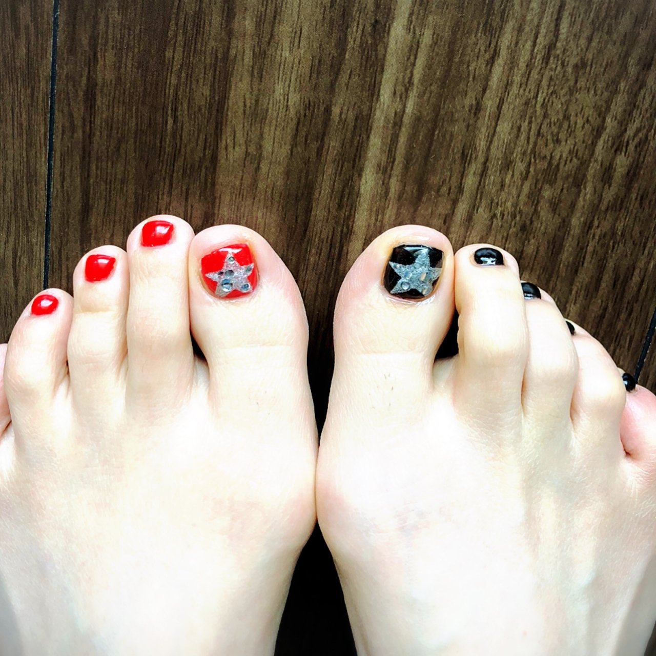 オールシーズン フット 星 レッド ブラック Orivernailのネイルデザイン No ネイルブック