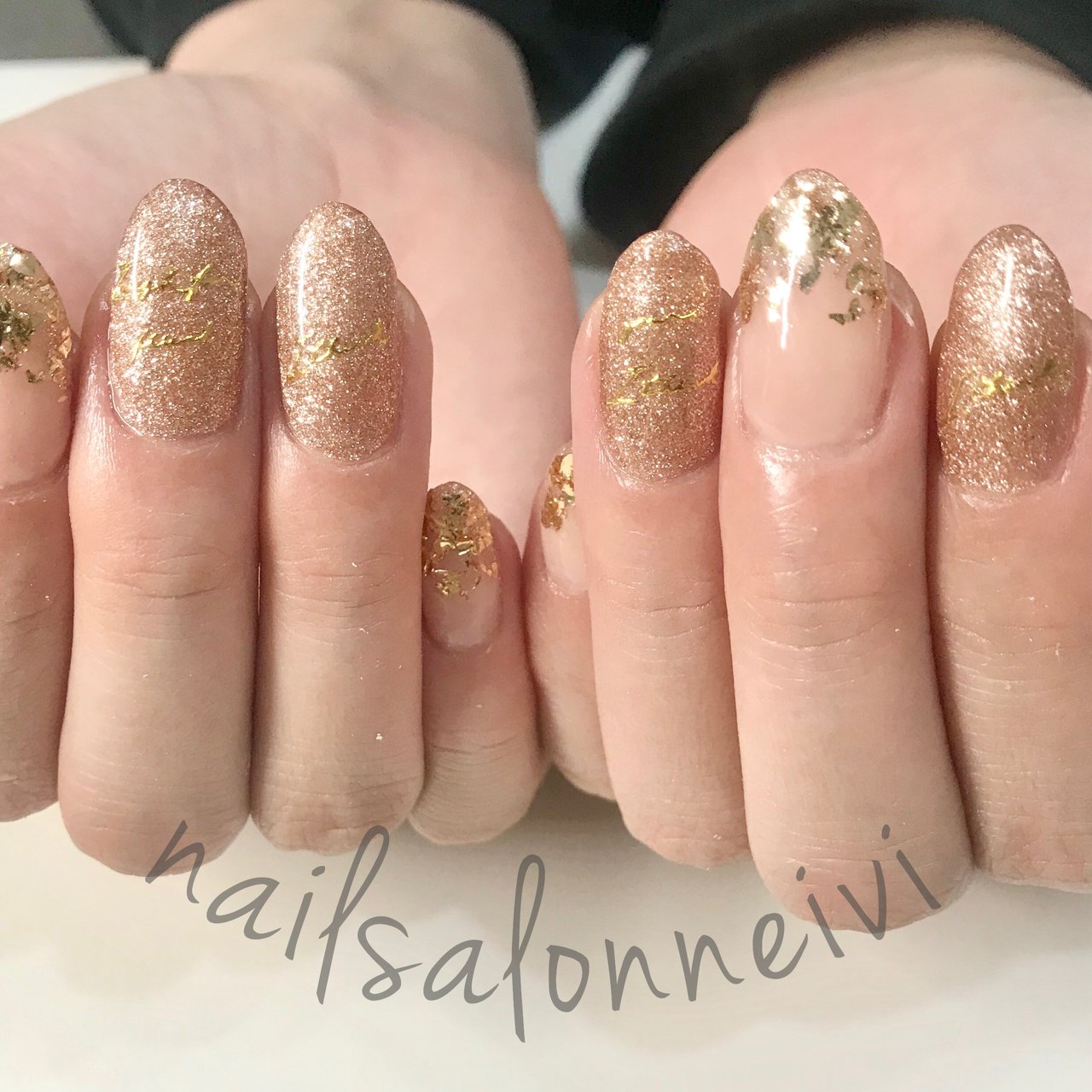 春 フレンチ ラメ ミディアム ベージュ Nailsalon Neiviのネイルデザイン No ネイルブック